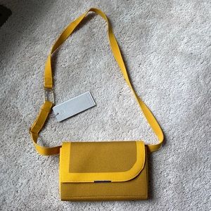 NWT Rothys Belt Bag - Mustard Yellow